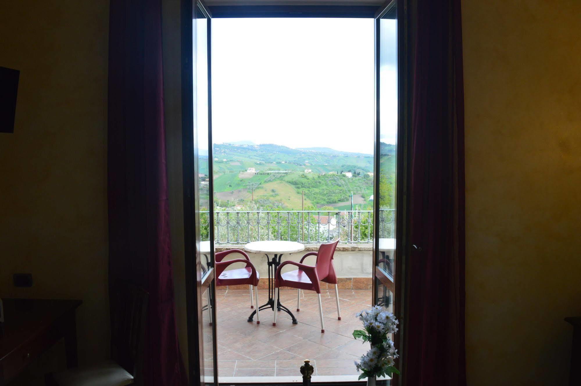 Villa Tre Colli Agri B&B Ariano Irpino Exteriör bild