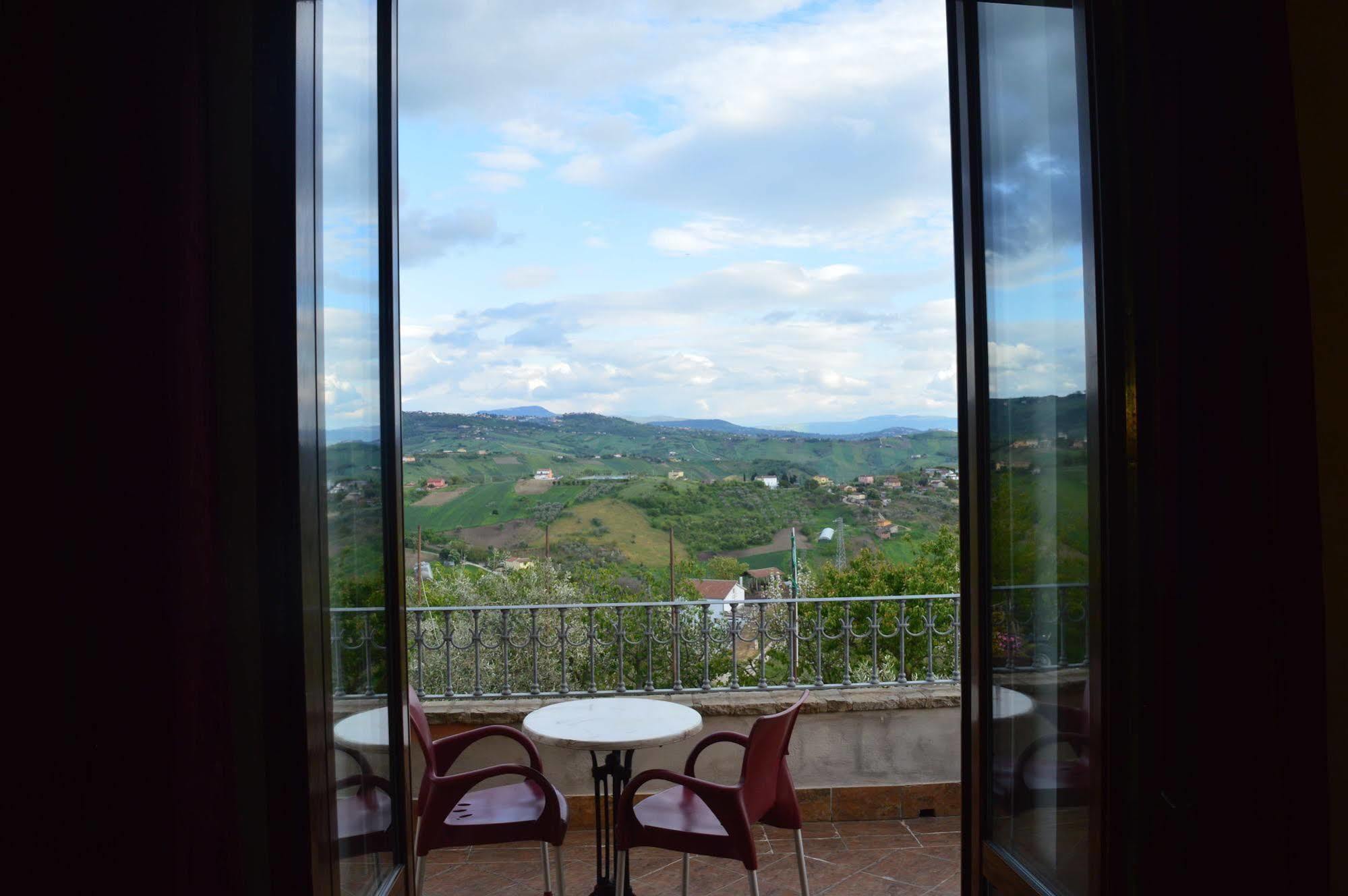 Villa Tre Colli Agri B&B Ariano Irpino Exteriör bild